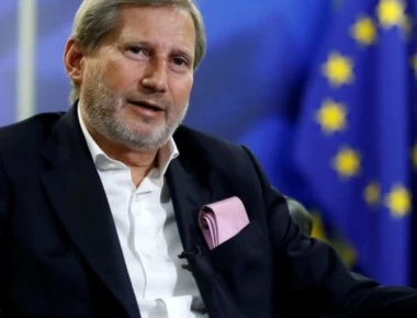 Γιοχάνες Χαν για εκχώρηση Μακεδονίας: «Συγχαίρω τους δυο ηγέτες» (φωτο)